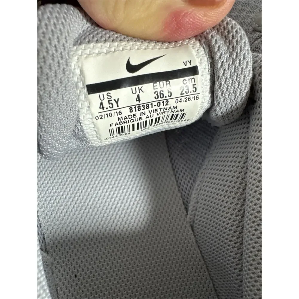 Nike comes original